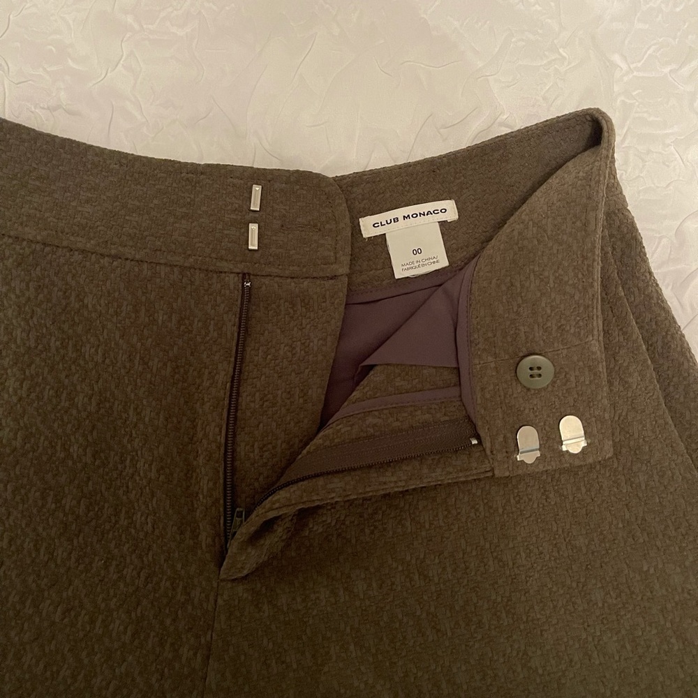 Club Monaco Ruffled High Waisted Shorts - Picture 3 of 4